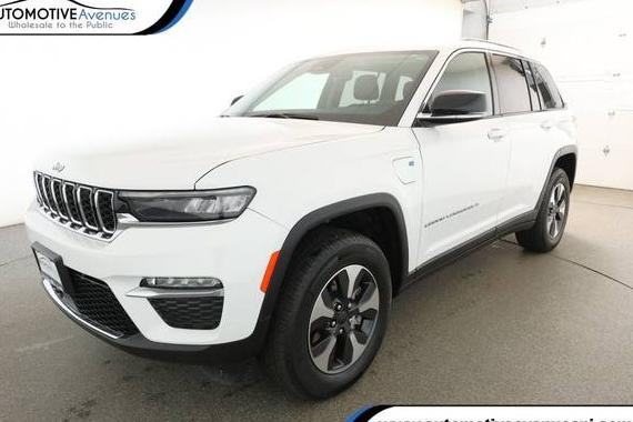 JEEP GRAND CHEROKEE 2023 1C4RJYB62PC667777 image